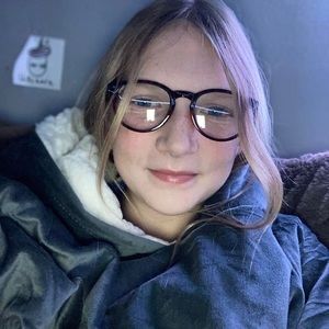 Meet your Posher, Caylor